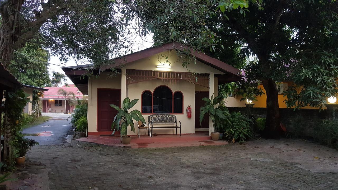 Gecko Guesthouse Pantai Cenang  Exterior photo